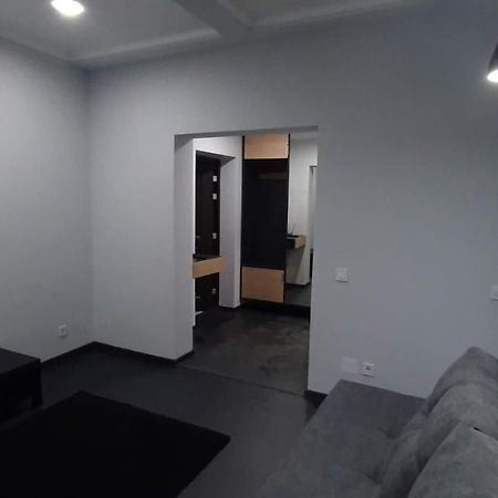 Modern Apartment In The Center Of Town 키시나우 외부 사진