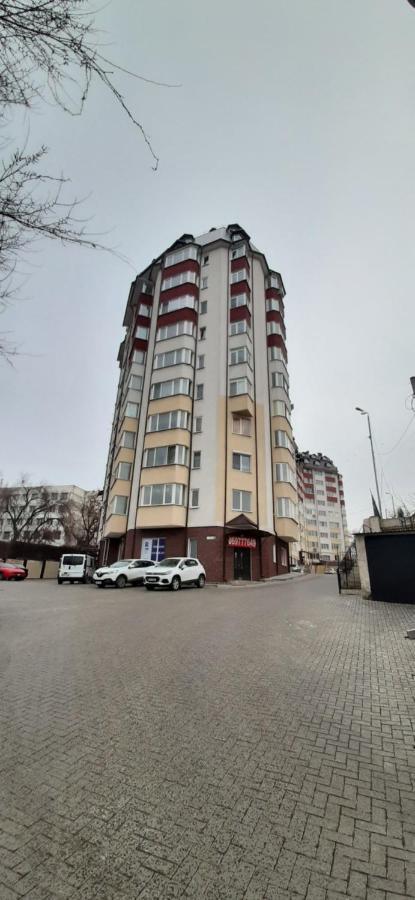 Modern Apartment In The Center Of Town 키시나우 외부 사진